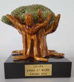 Emma at Work Award 2016 op sokkel